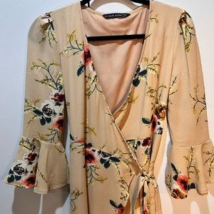 Haute Rogue Flounce Sleeve Knot Waist Dress size M